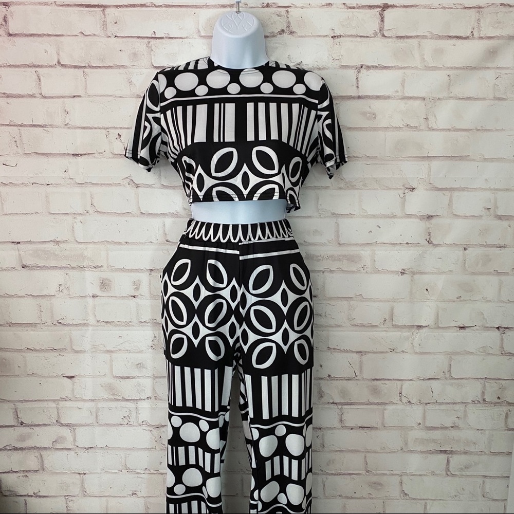 Crop top & Pants 2pc outfit - Black & White